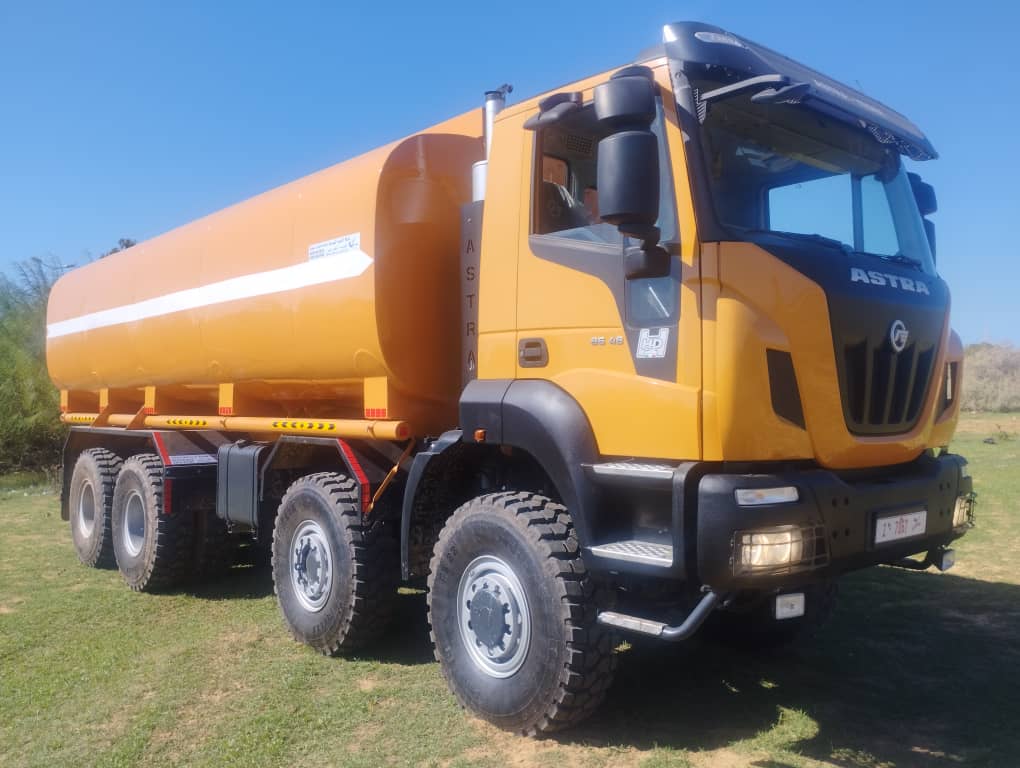 خزانات نقل مياه ووقود 10000-20000 لتر