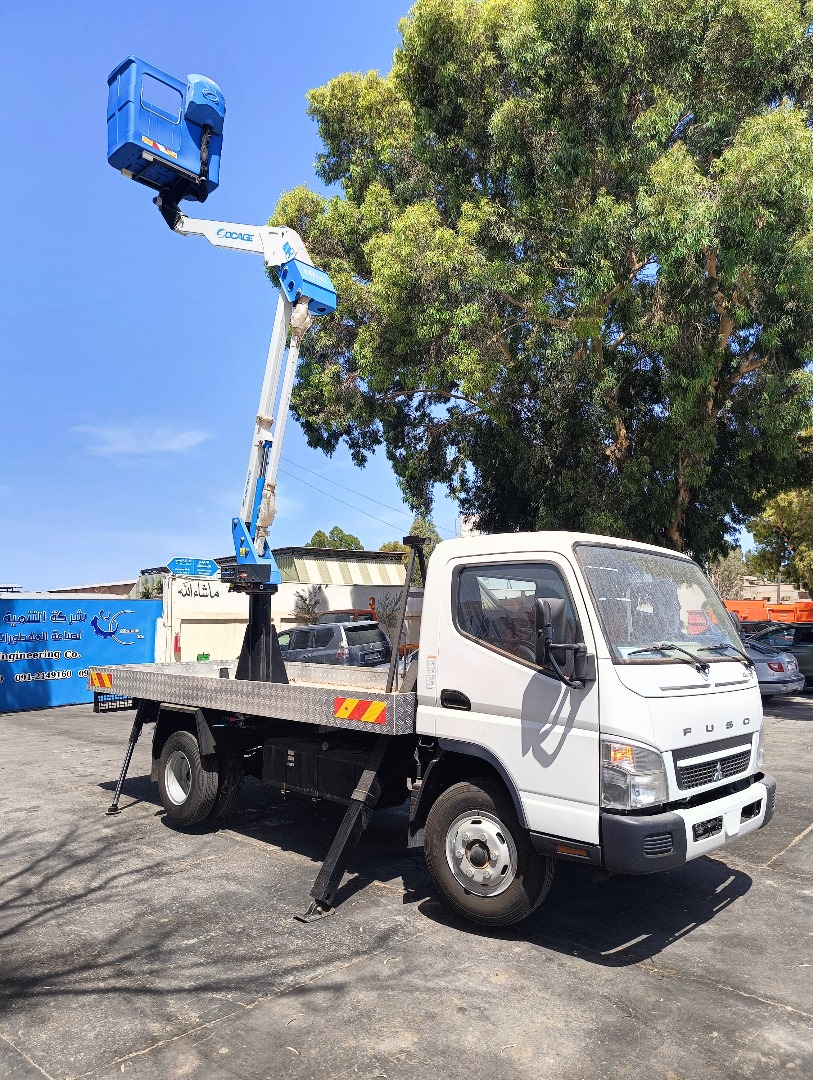 سلة صيانة اعمدة انارة