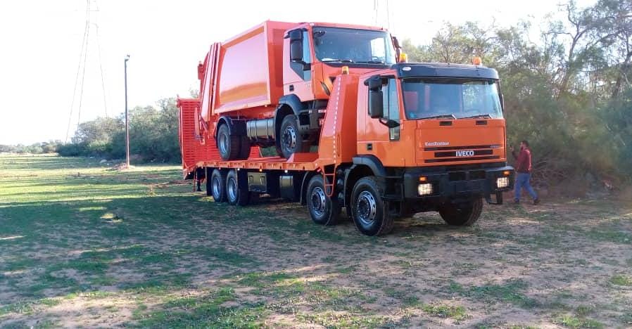 ساحبة ناقلة اليات